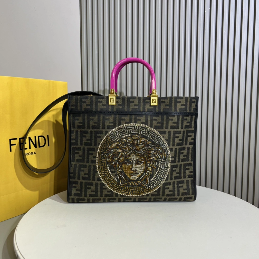 Efficient 6892 Fendi AAA Quality Tote-Handbags For Women