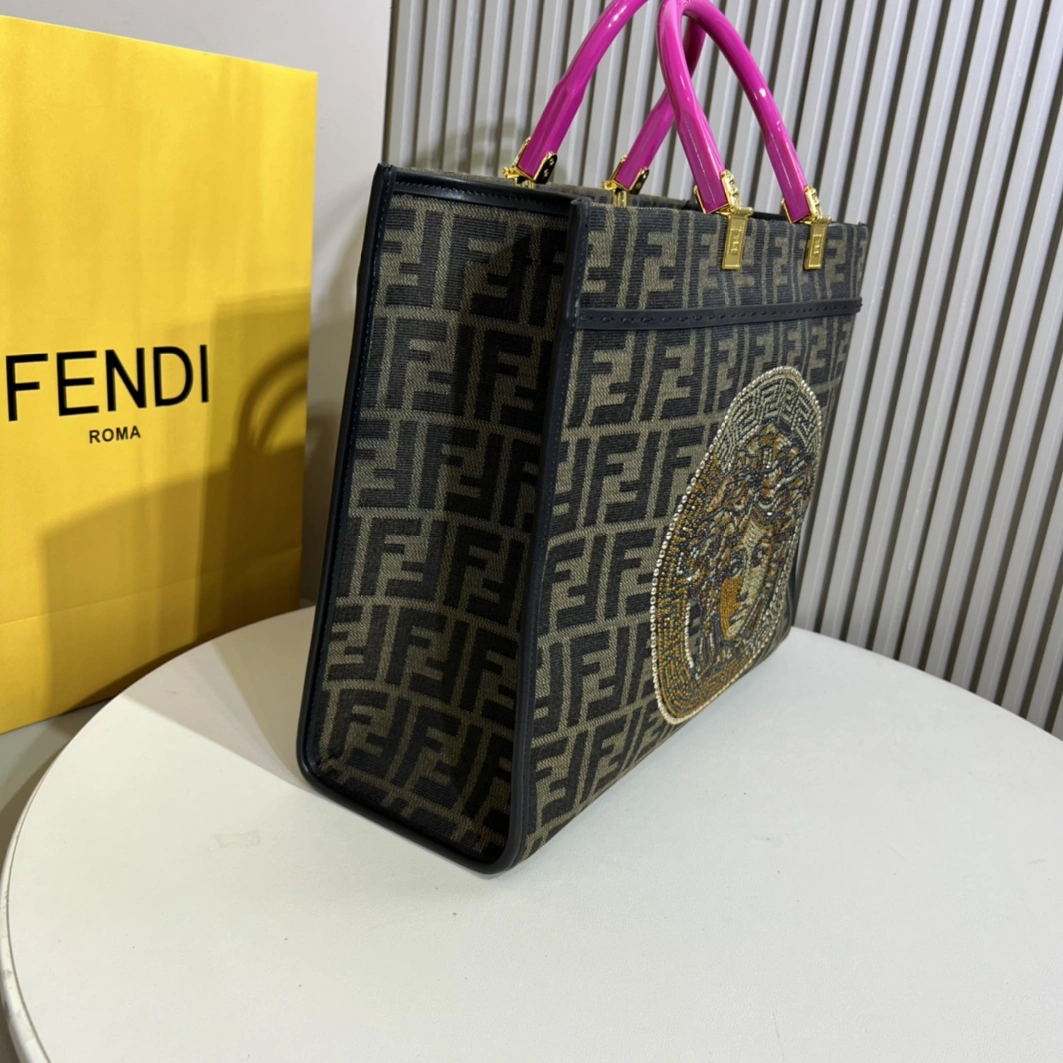 Efficient 6892 Fendi AAA Quality Tote-Handbags For Women