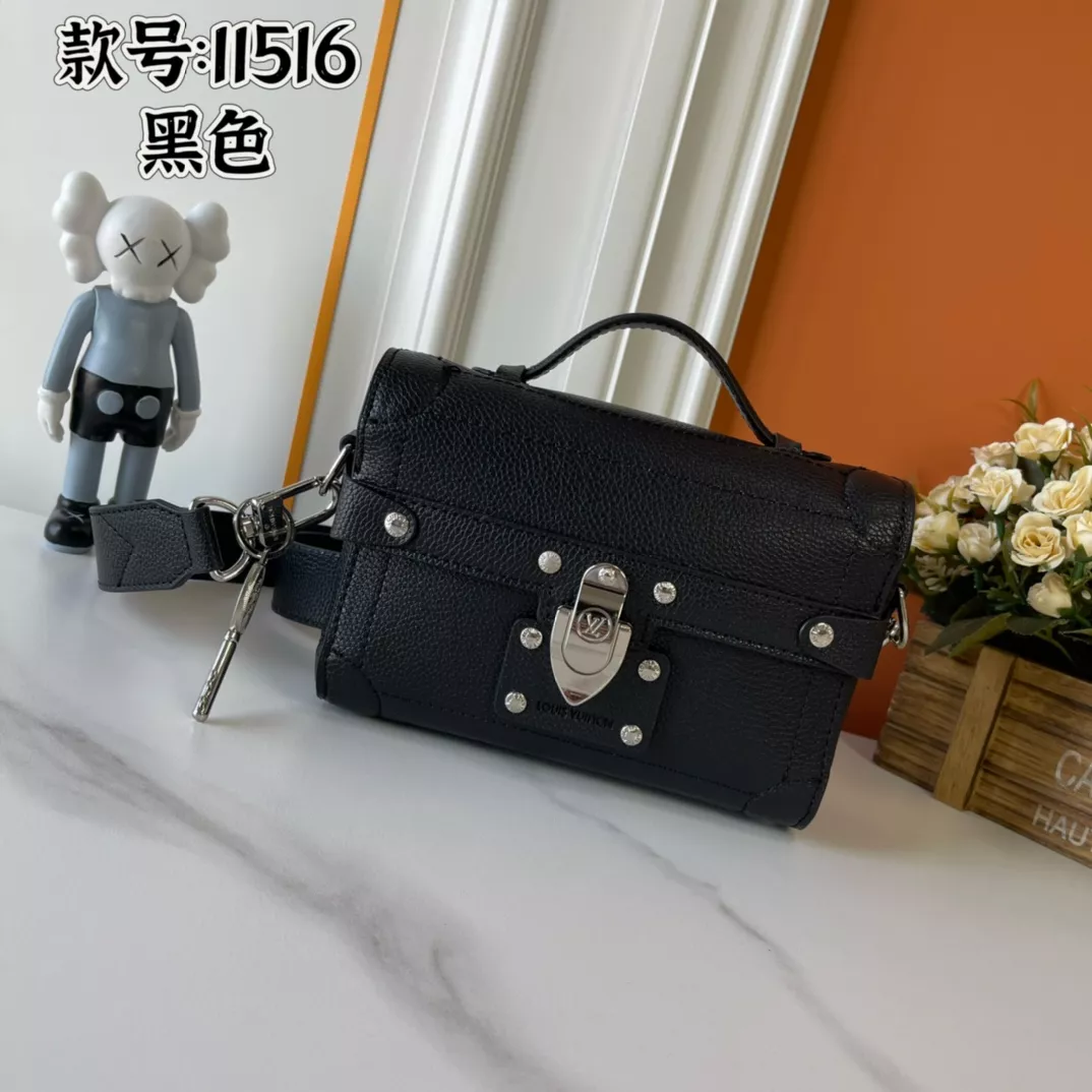 Efficient 7052 Louis Vuitton AAA Quality Messenger Bags For Unisex