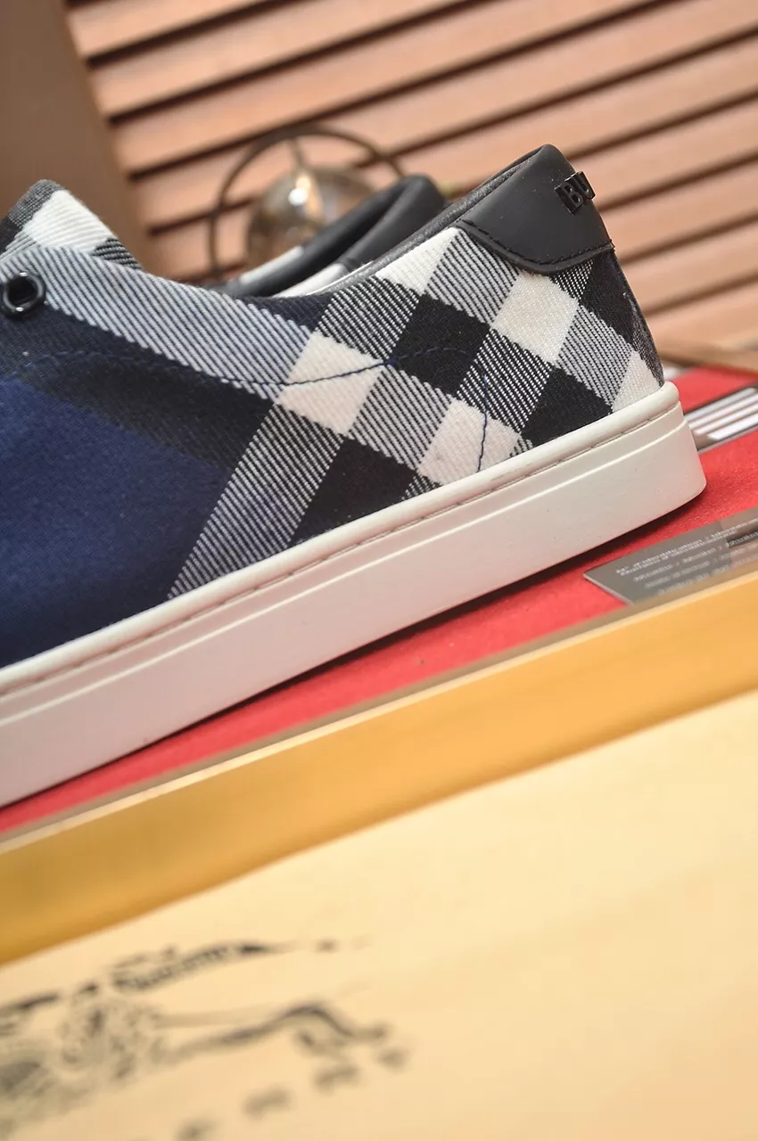 Efficient 7221 Burberry Casual Shoes For Men