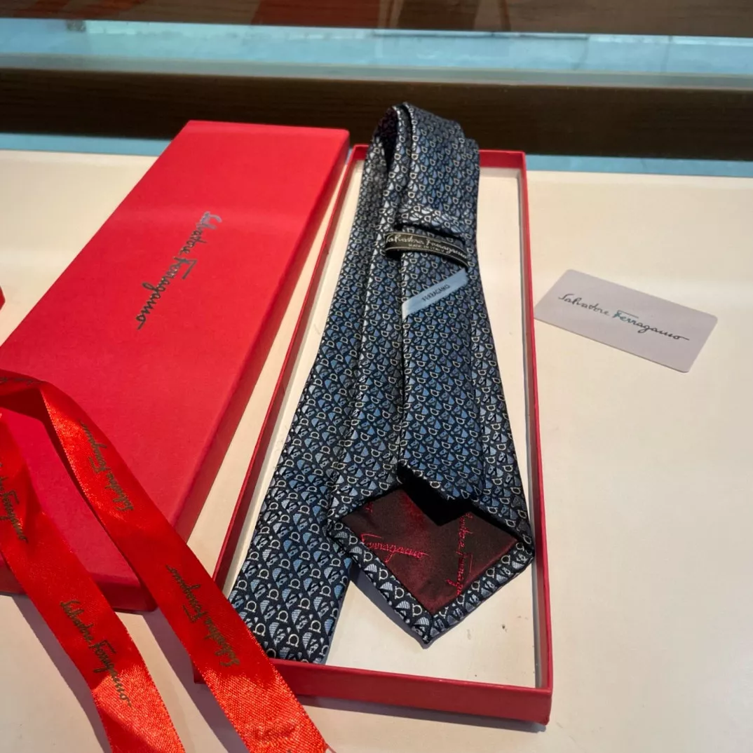 Efficient 7430 Salvatore Ferragamo Necktie