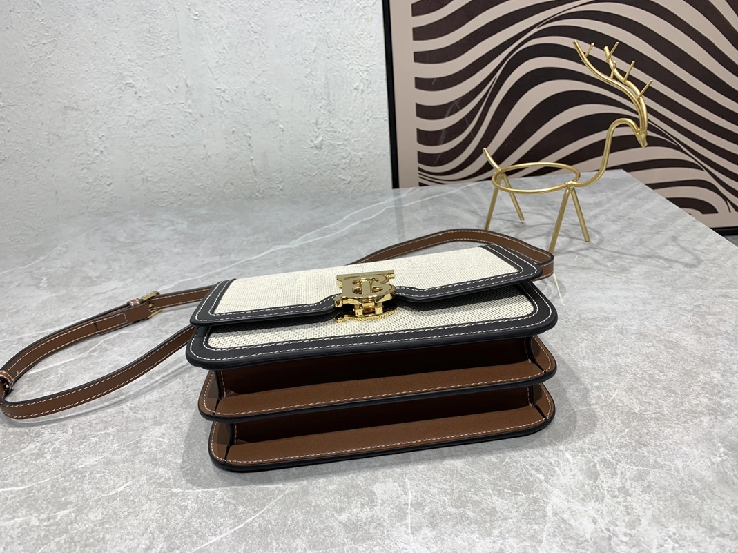 Efficient 807 Burberry AAA Quality Messenger Bags For Women