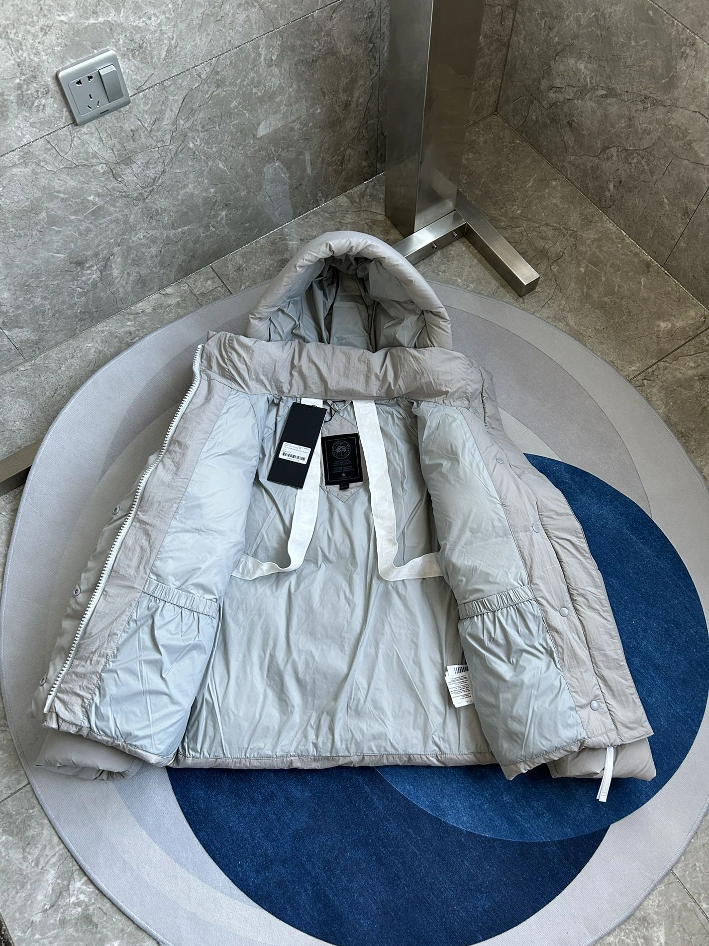 Efficient 8112 Canada Goose Down Feather Coat Long Sleeved For Women