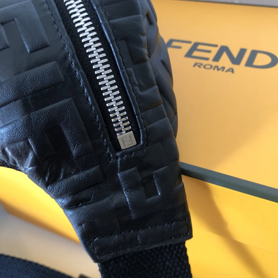 Efficient 8164 Fendi AAA Man Messenger Bags