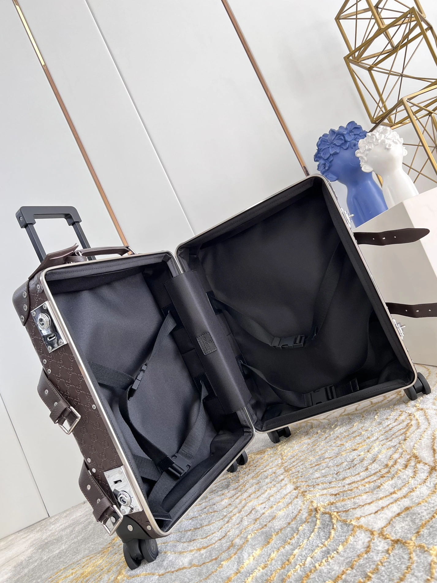 Efficient 8274 Gucci Luggage