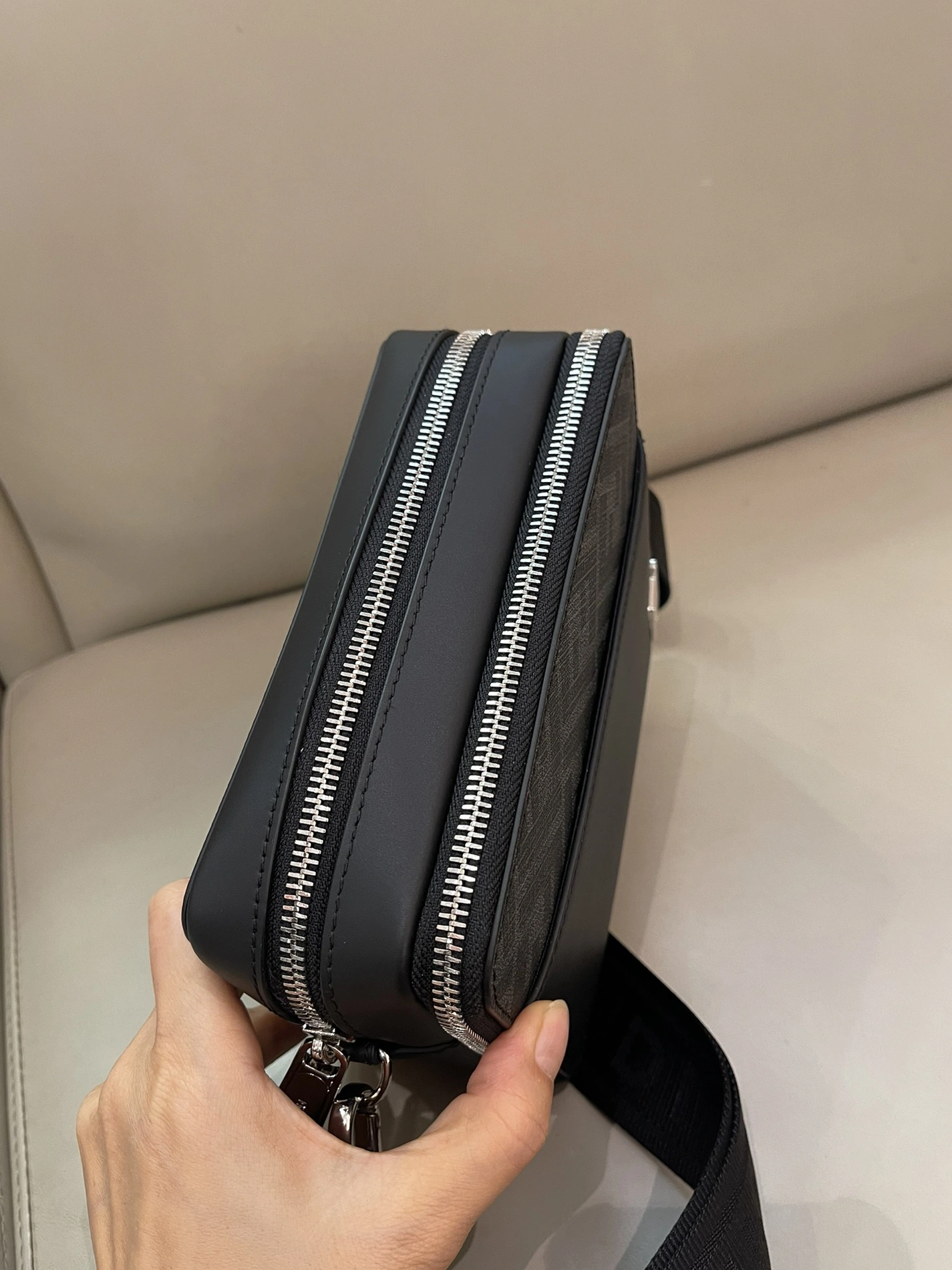 Efficient 8375 Fendi AAA Man Messenger Bags