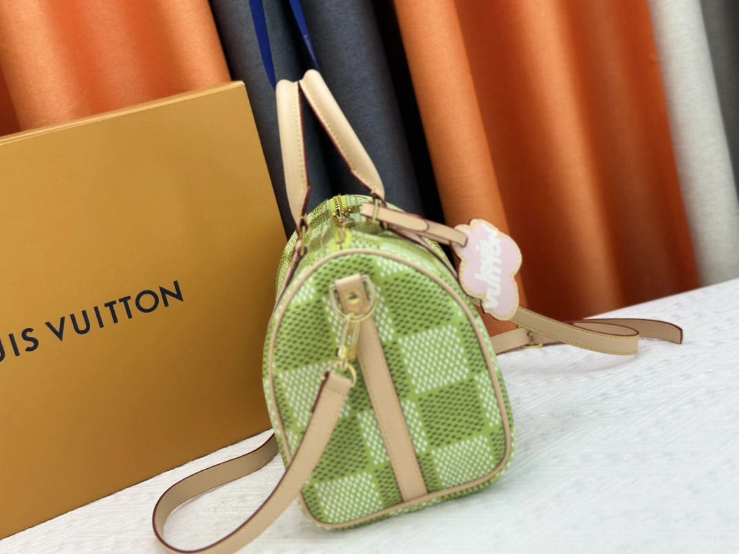 Efficient 8555 Louis Vuitton AAA Quality Handbags For Women