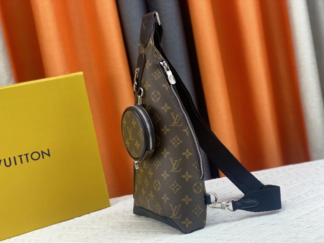 Efficient 8764 Louis Vuitton AAA Man Messenger Bags