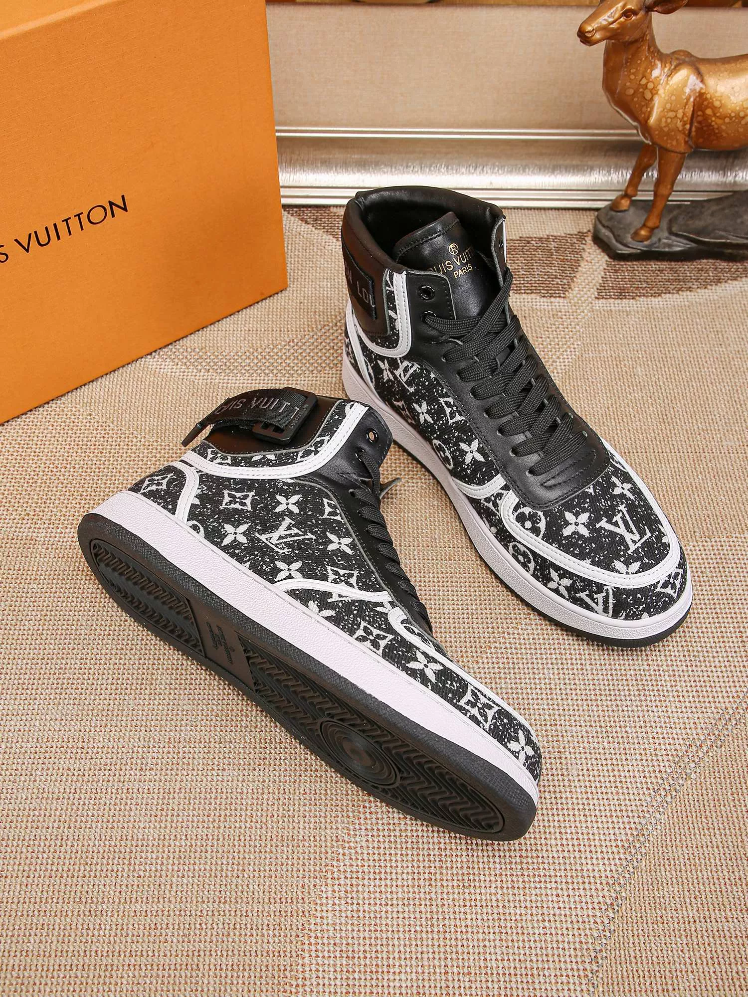 Efficient 879 Louis Vuitton High Tops Shoes For Men