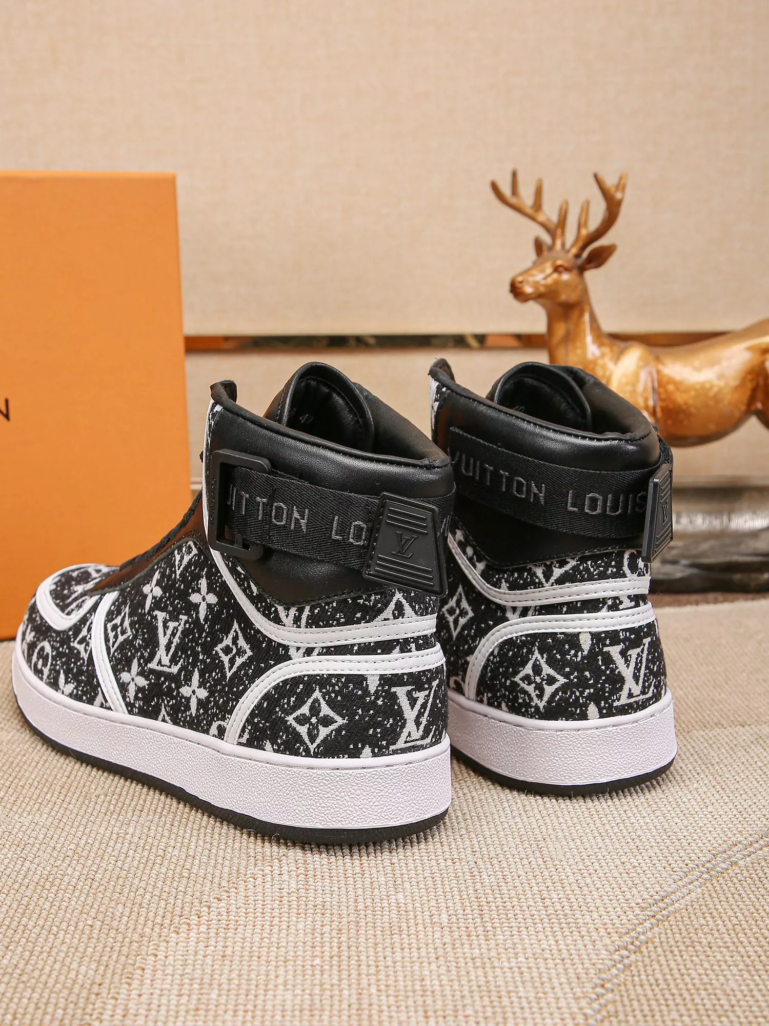 Efficient 879 Louis Vuitton High Tops Shoes For Men