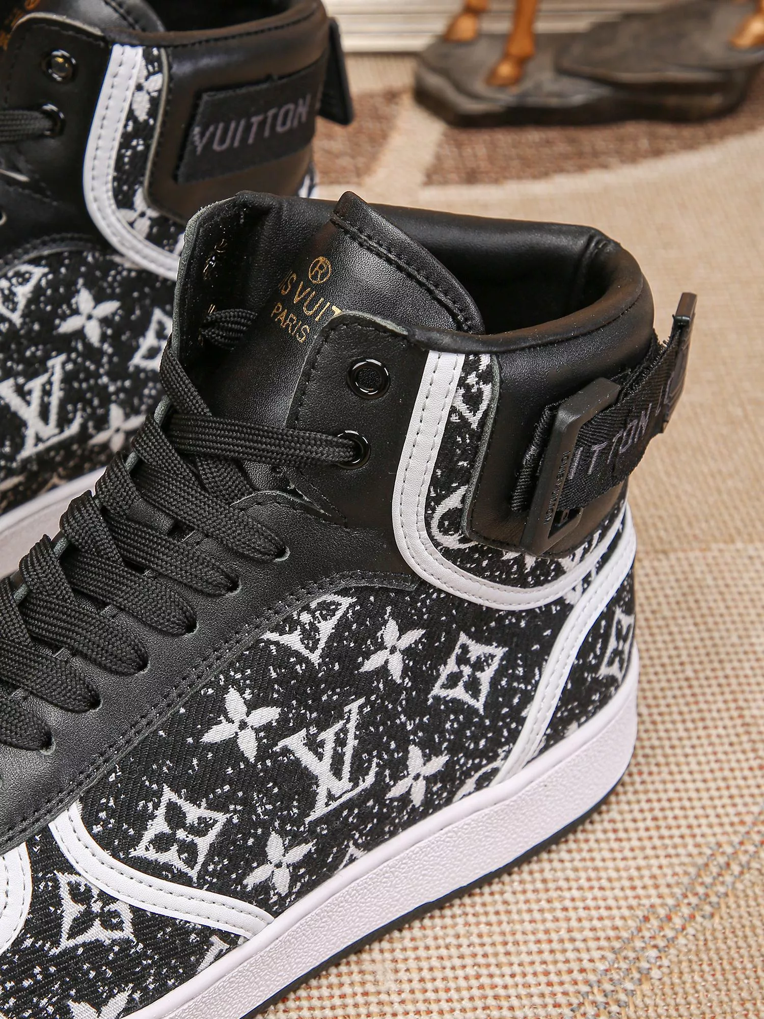 Efficient 879 Louis Vuitton High Tops Shoes For Men