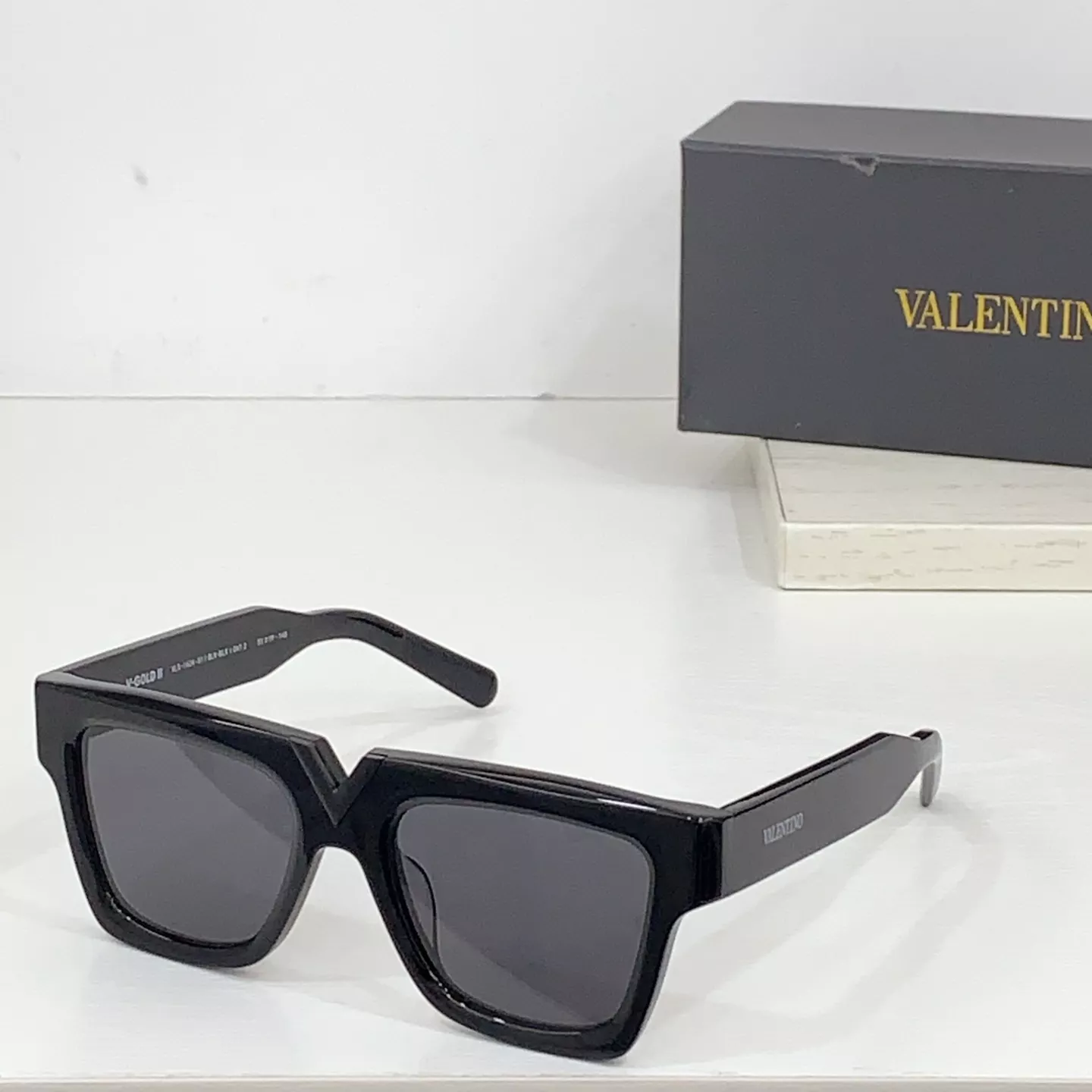 Efficient 891 Valentino AAA Quality Sunglasses