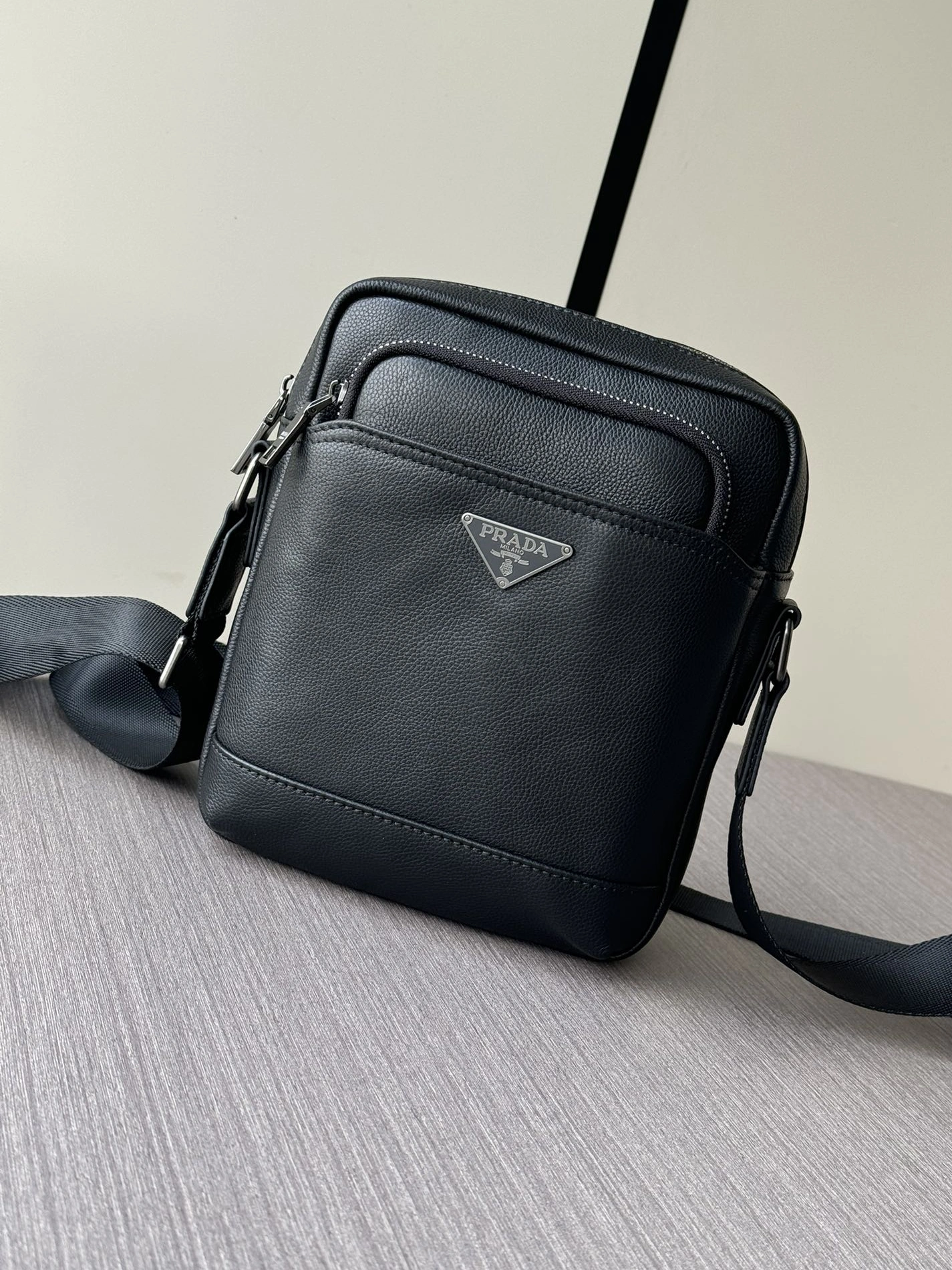 Efficient 8959 Prada AAA Man Messenger Bags