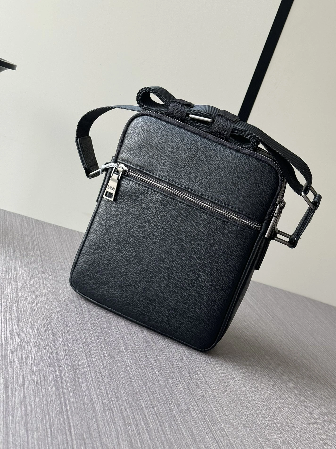 Efficient 8959 Prada AAA Man Messenger Bags