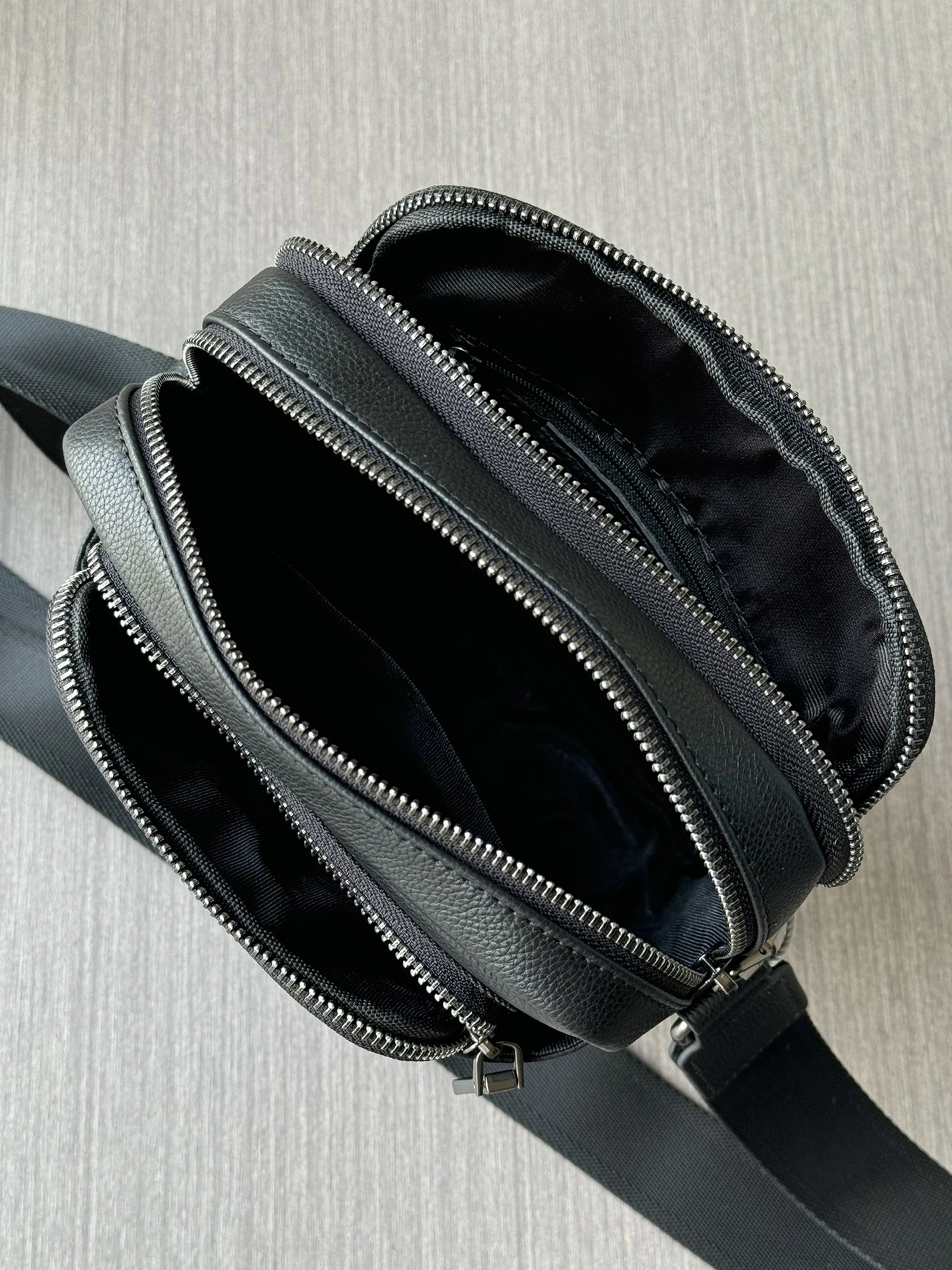 Efficient 8959 Prada AAA Man Messenger Bags