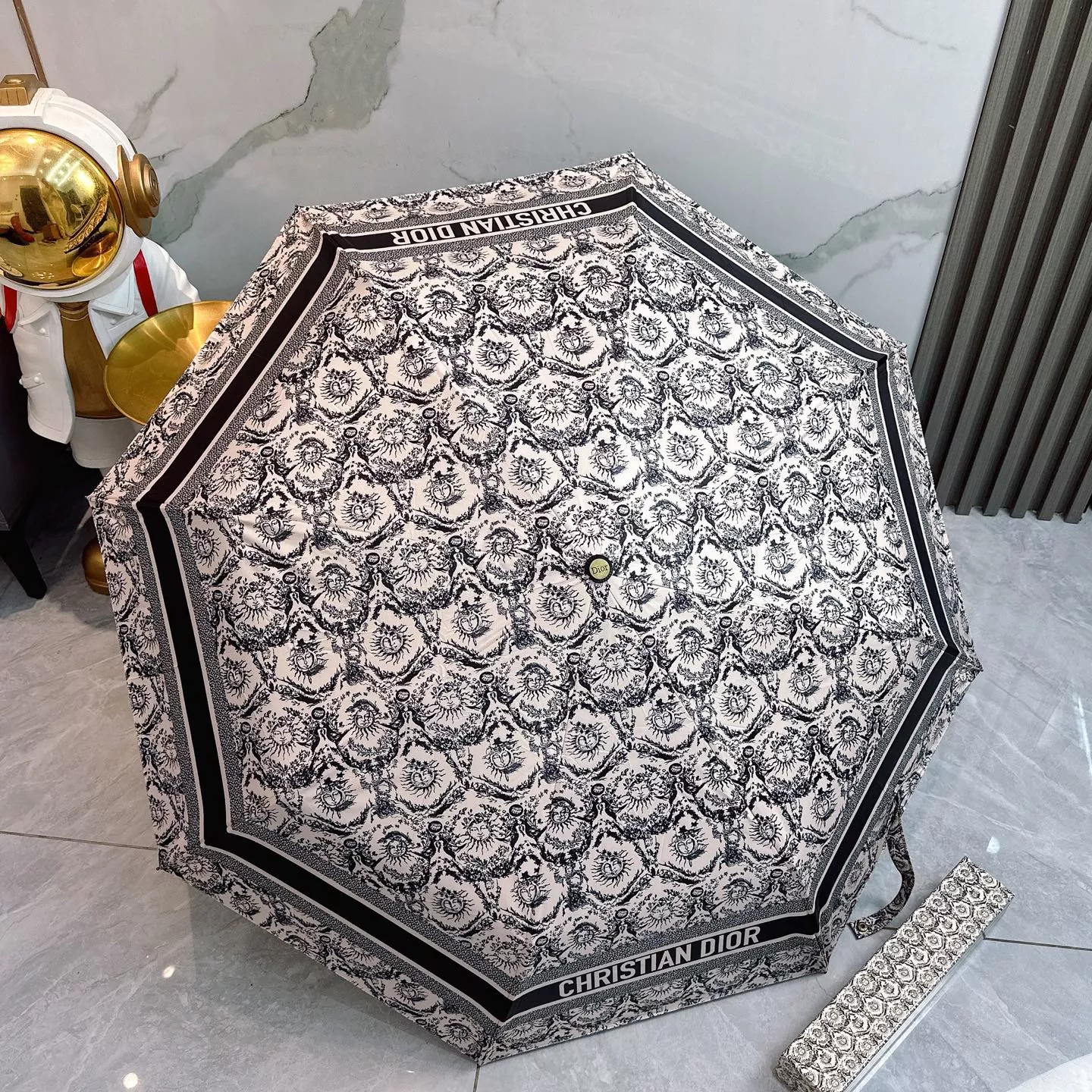 Efficient 9018 Christian Dior Umbrellas
