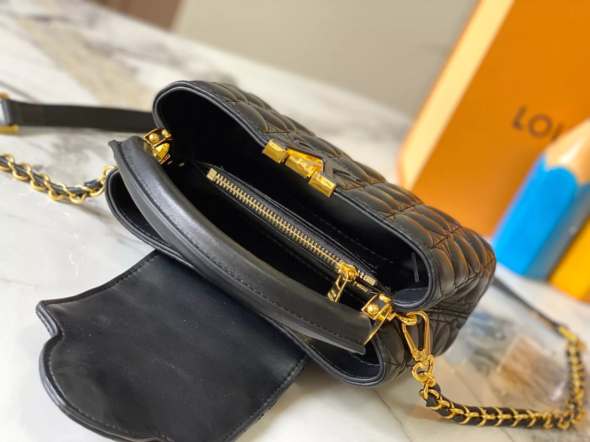 Efficient 9029 Louis Vuitton AAA Quality Messenger Bags For Women