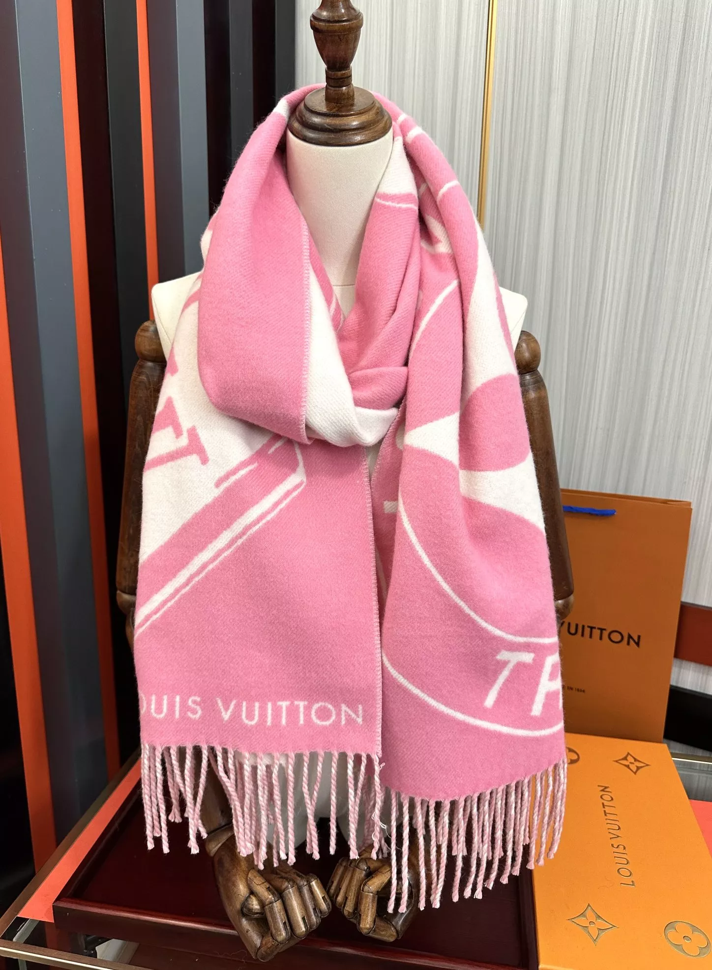 Efficient 9172 Louis Vuitton Scarf For Women