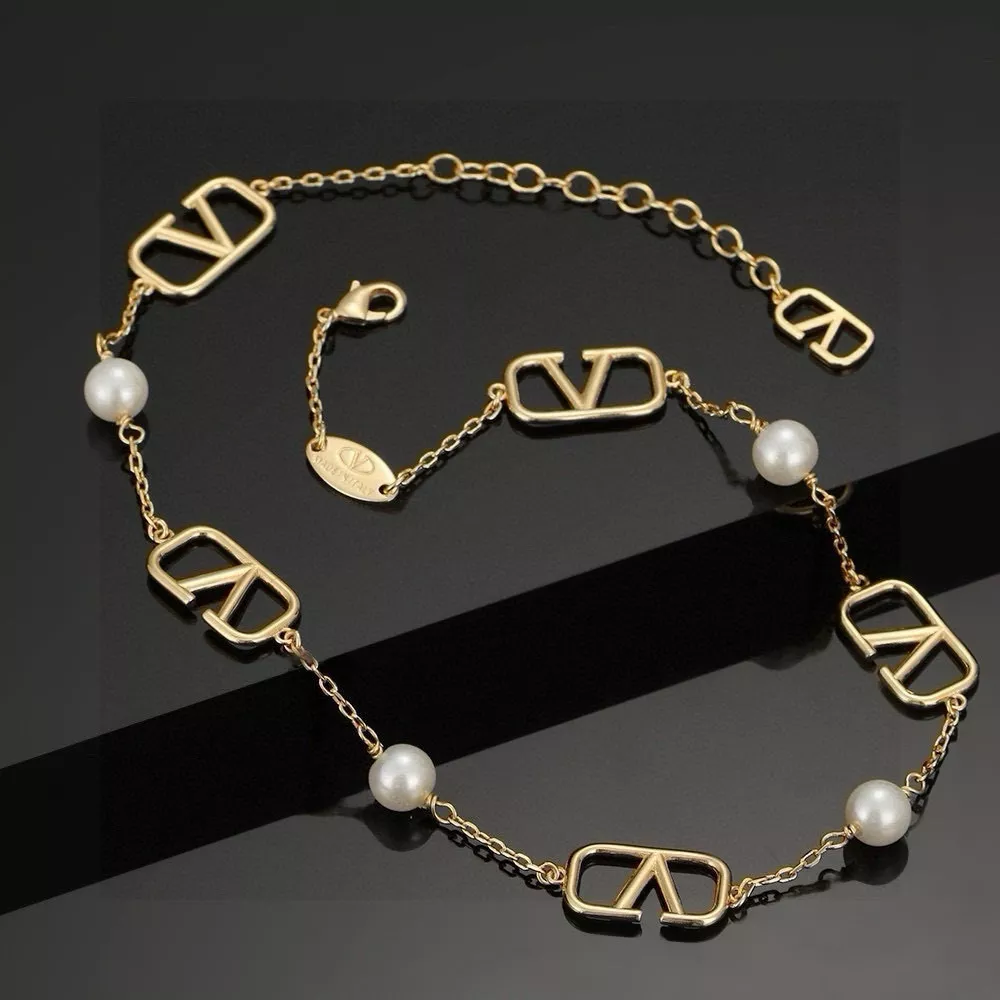 Efficient 9450 Valentino Necklaces For Women