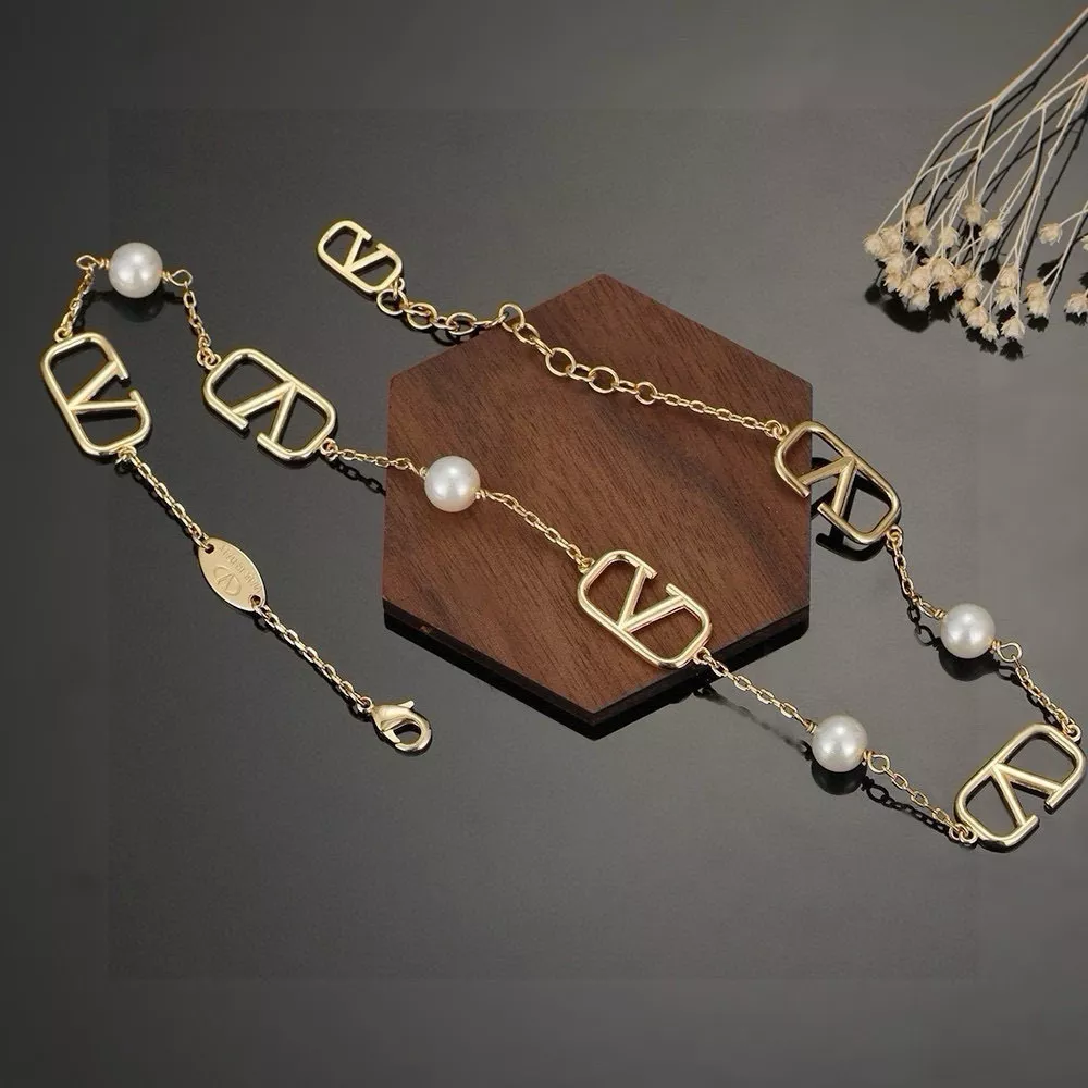 Efficient 9450 Valentino Necklaces For Women
