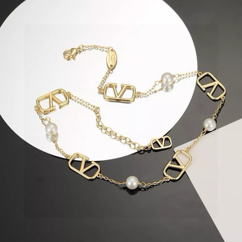 Efficient 9450 Valentino Necklaces For Women