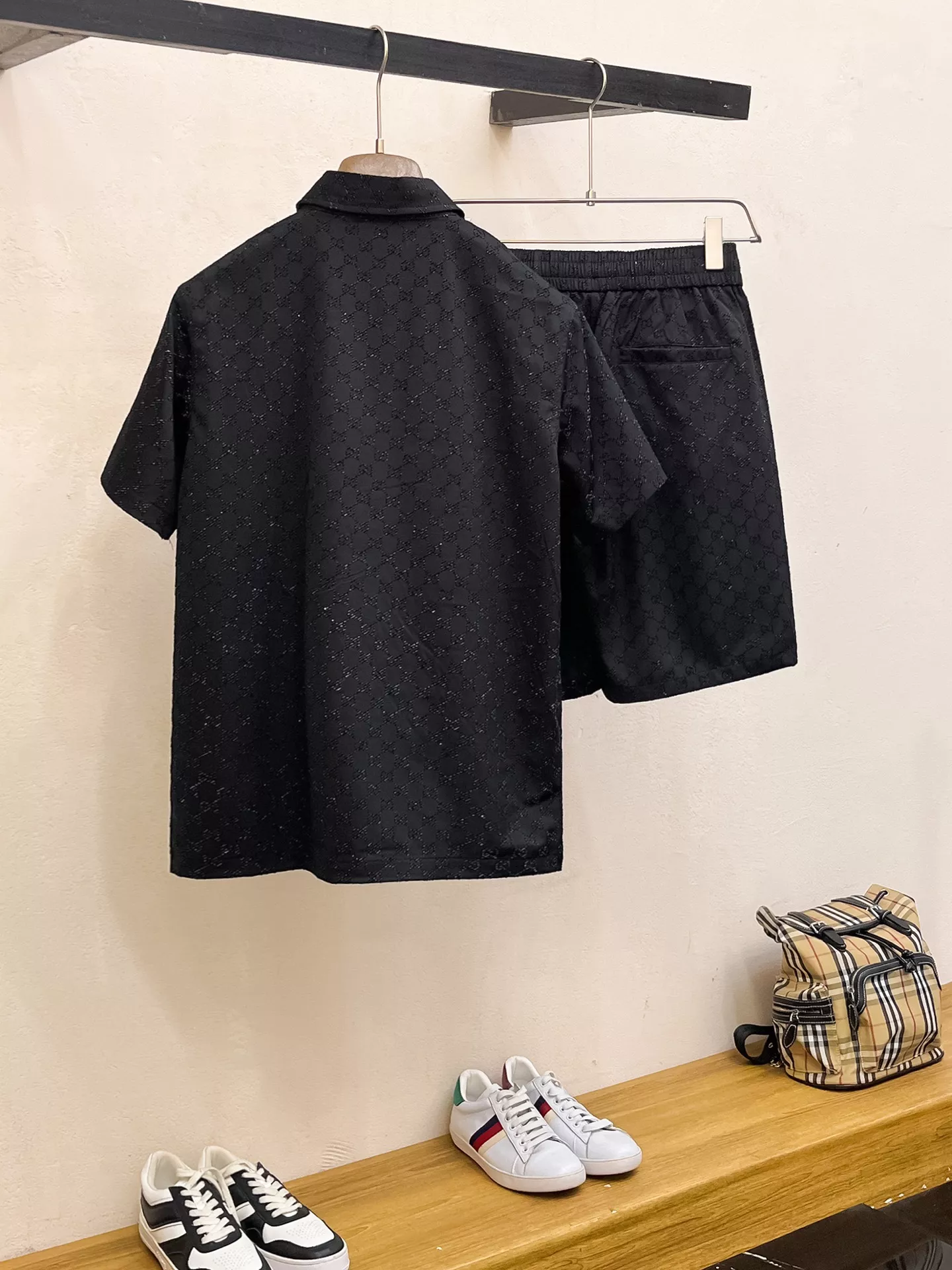 Efficient 9780 Gucci Tracksuits Short Sleeved For Men