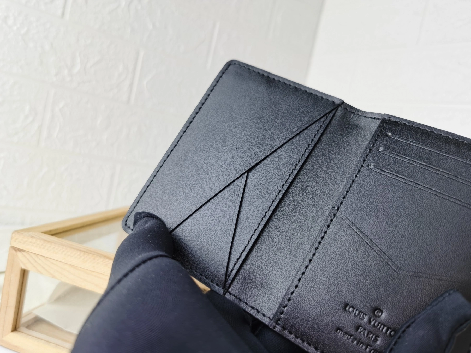 Efficient 9841 Louis Vuitton LV Card Case For Unisex