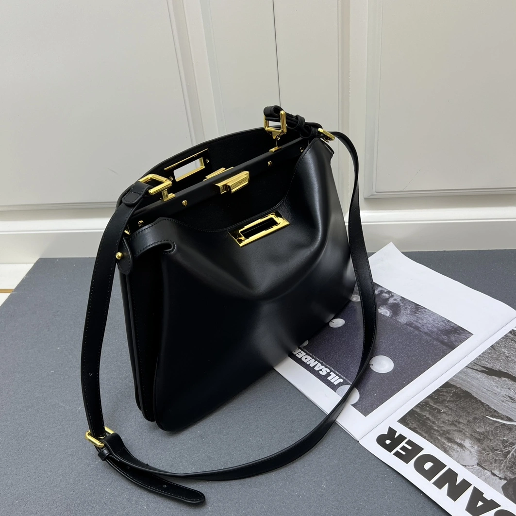 Efficient 9864 Fendi AAA Quality Messenger Bags For Women