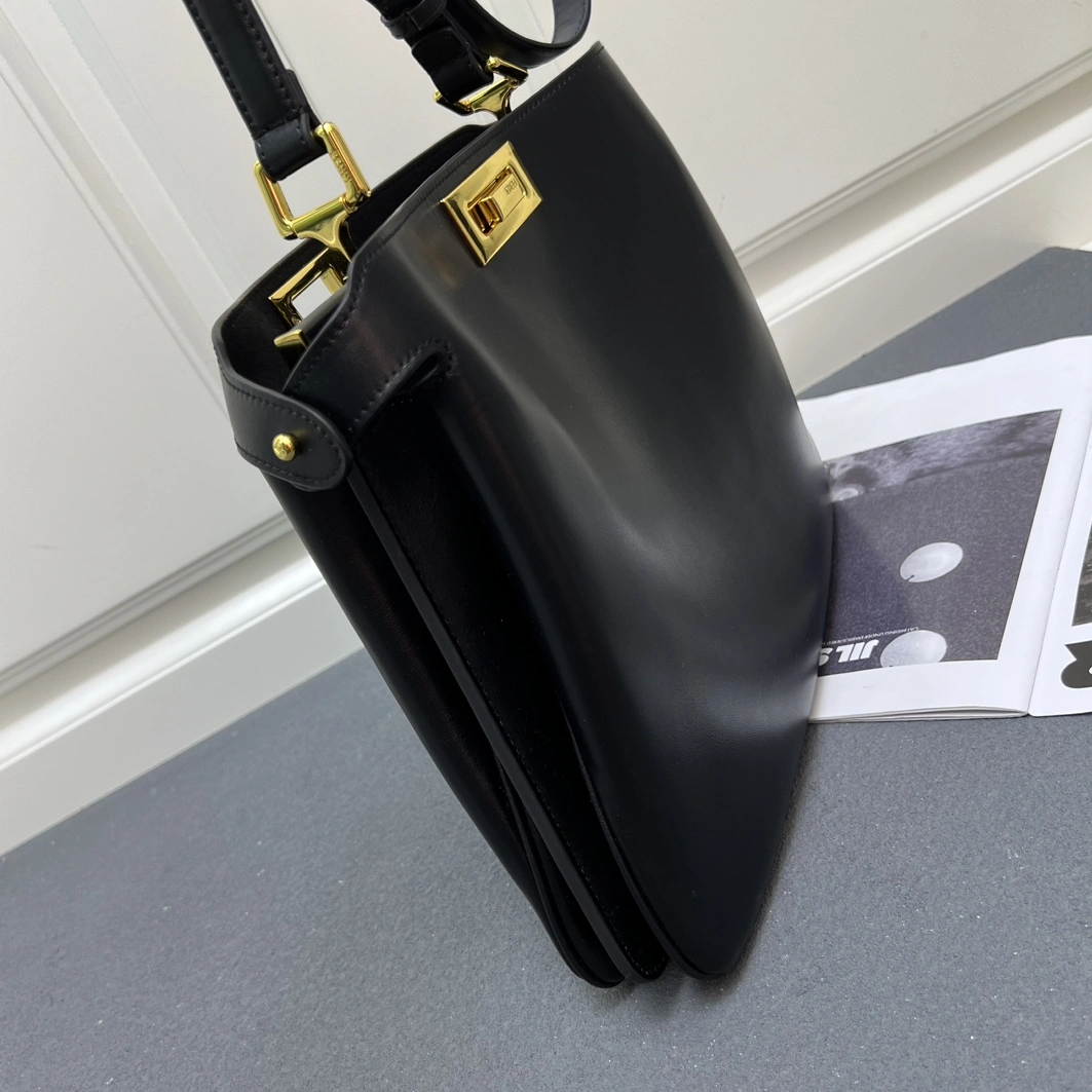 Efficient 9864 Fendi AAA Quality Messenger Bags For Women