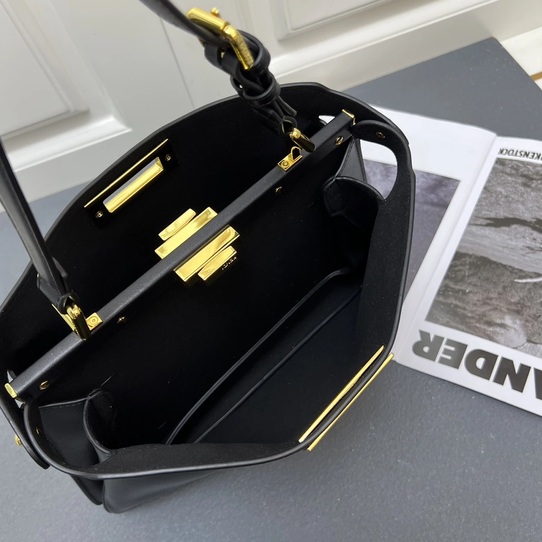Efficient 9864 Fendi AAA Quality Messenger Bags For Women
