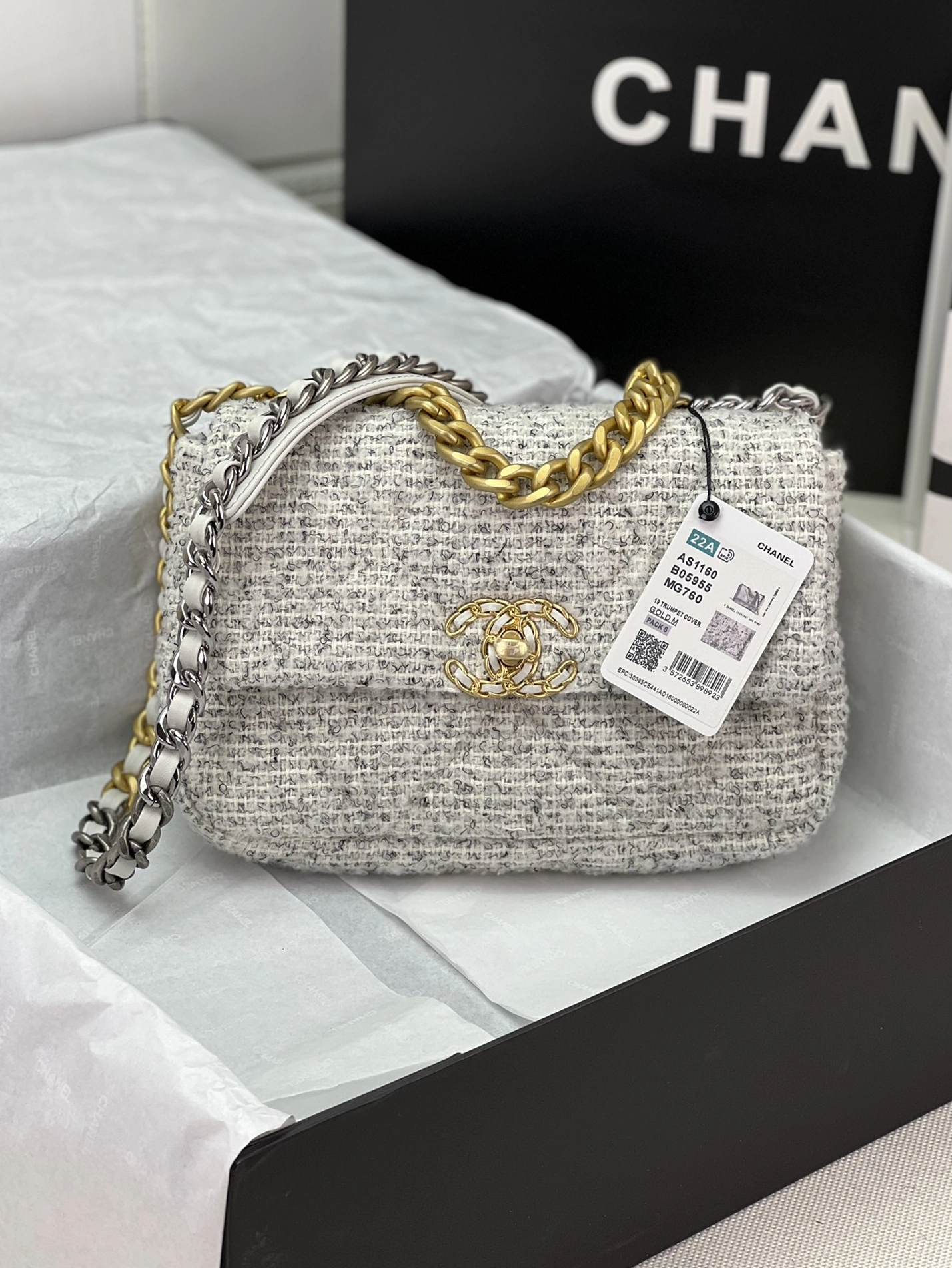 Elegant 1254 Chanel AAA Quality Messenger Bags For Women