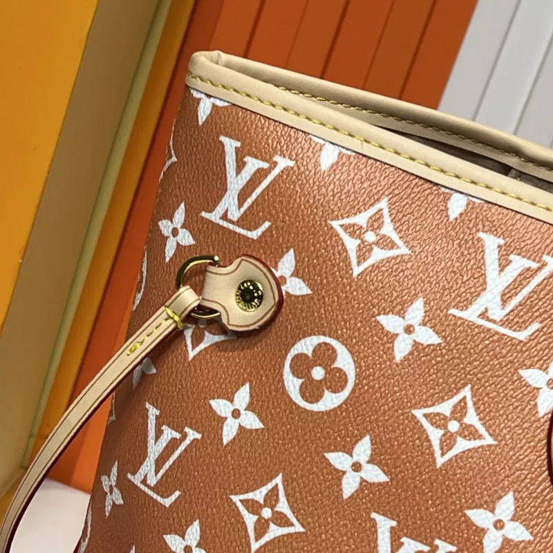 Elegant 1333 Louis Vuitton AAA Quality Shoulder Bags For Women
