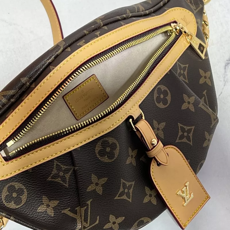 Elegant 1505 Louis Vuitton Messenger Bags For Women