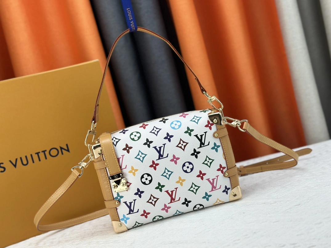 Elegant 1564 Louis Vuitton AAA Quality Messenger Bags For Unisex