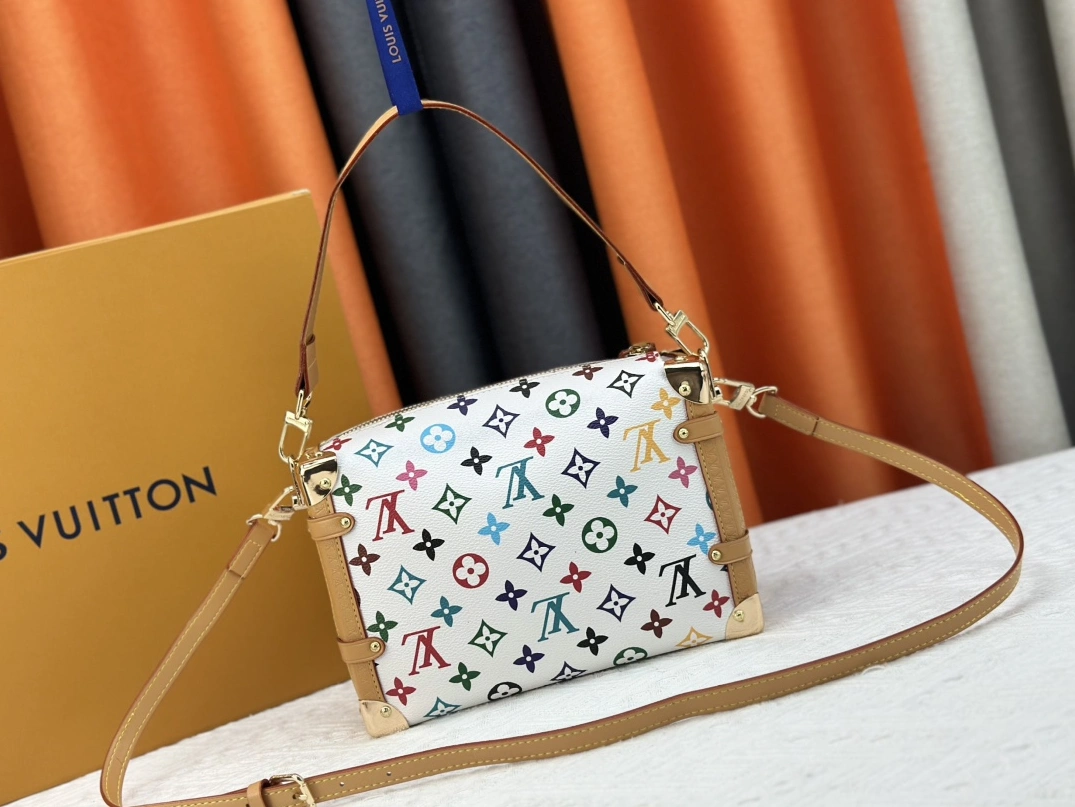 Elegant 1564 Louis Vuitton AAA Quality Messenger Bags For Unisex