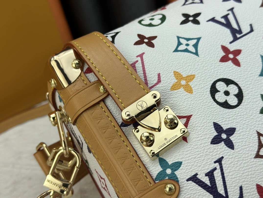 Elegant 1564 Louis Vuitton AAA Quality Messenger Bags For Unisex