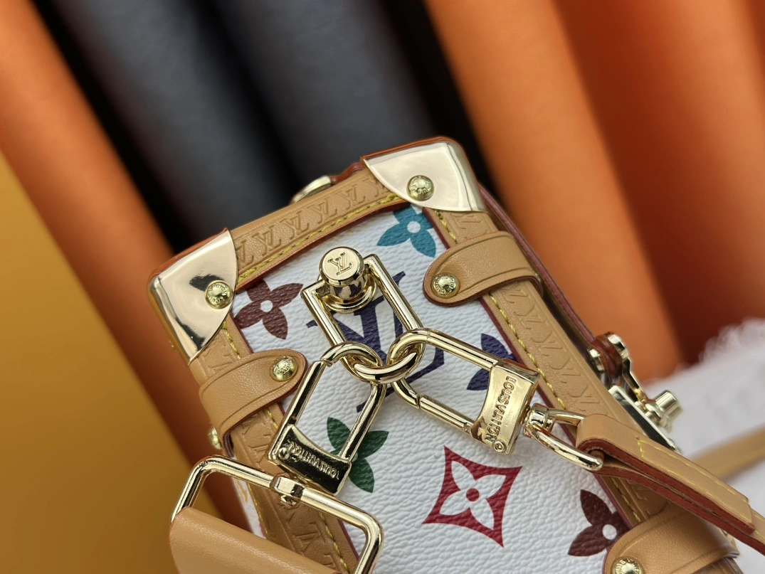 Elegant 1564 Louis Vuitton AAA Quality Messenger Bags For Unisex