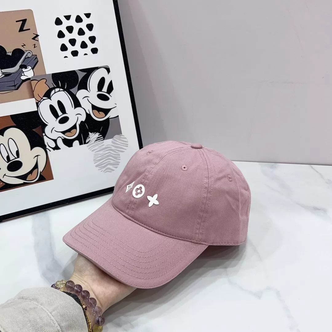 Elegant 1668 Louis Vuitton LV Caps