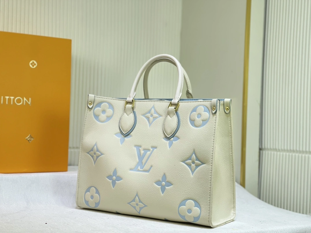 Elegant 1721 Louis Vuitton AAA Quality Tote-Handbags For Women