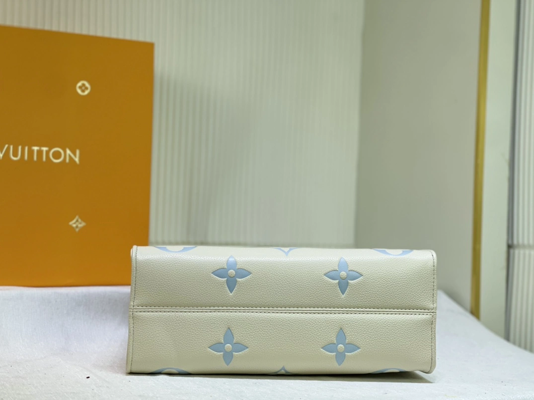 Elegant 1721 Louis Vuitton AAA Quality Tote-Handbags For Women