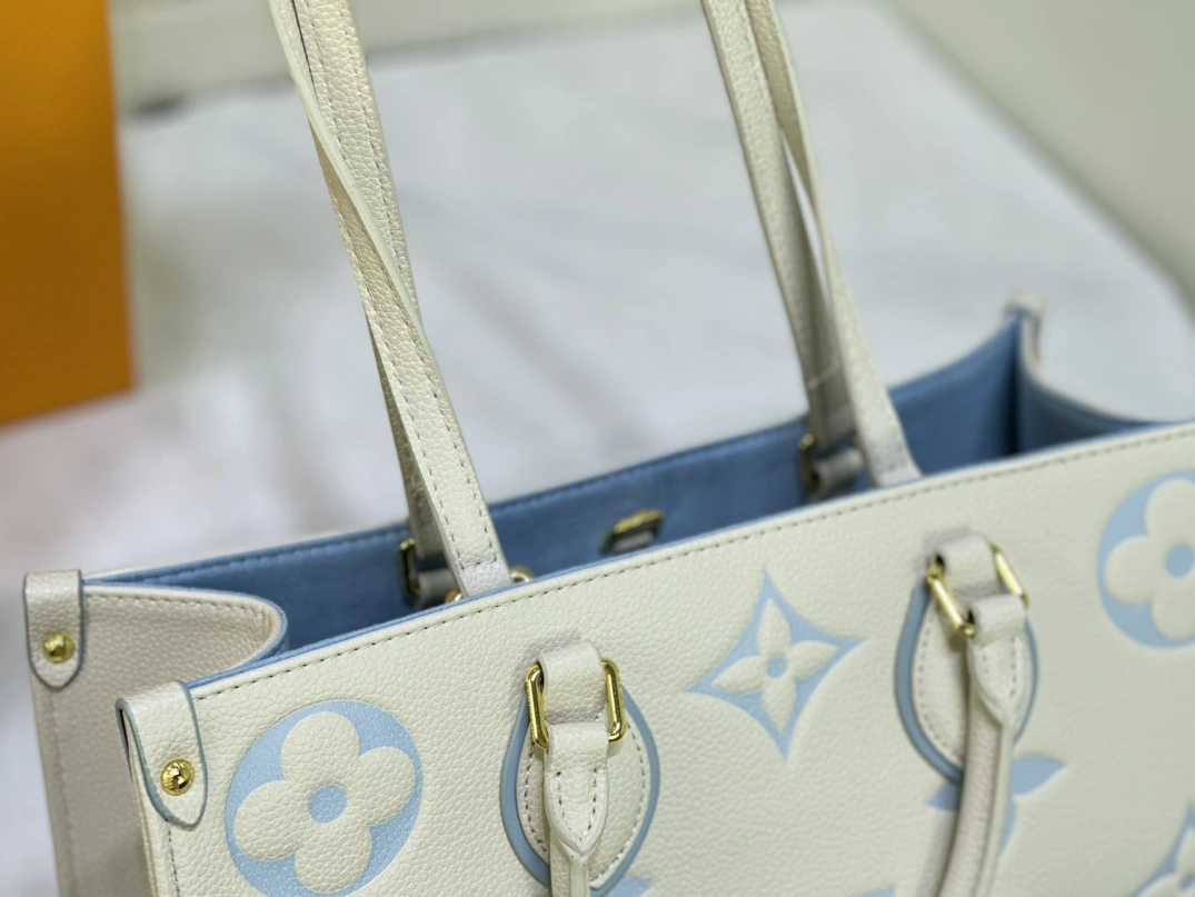 Elegant 1721 Louis Vuitton AAA Quality Tote-Handbags For Women