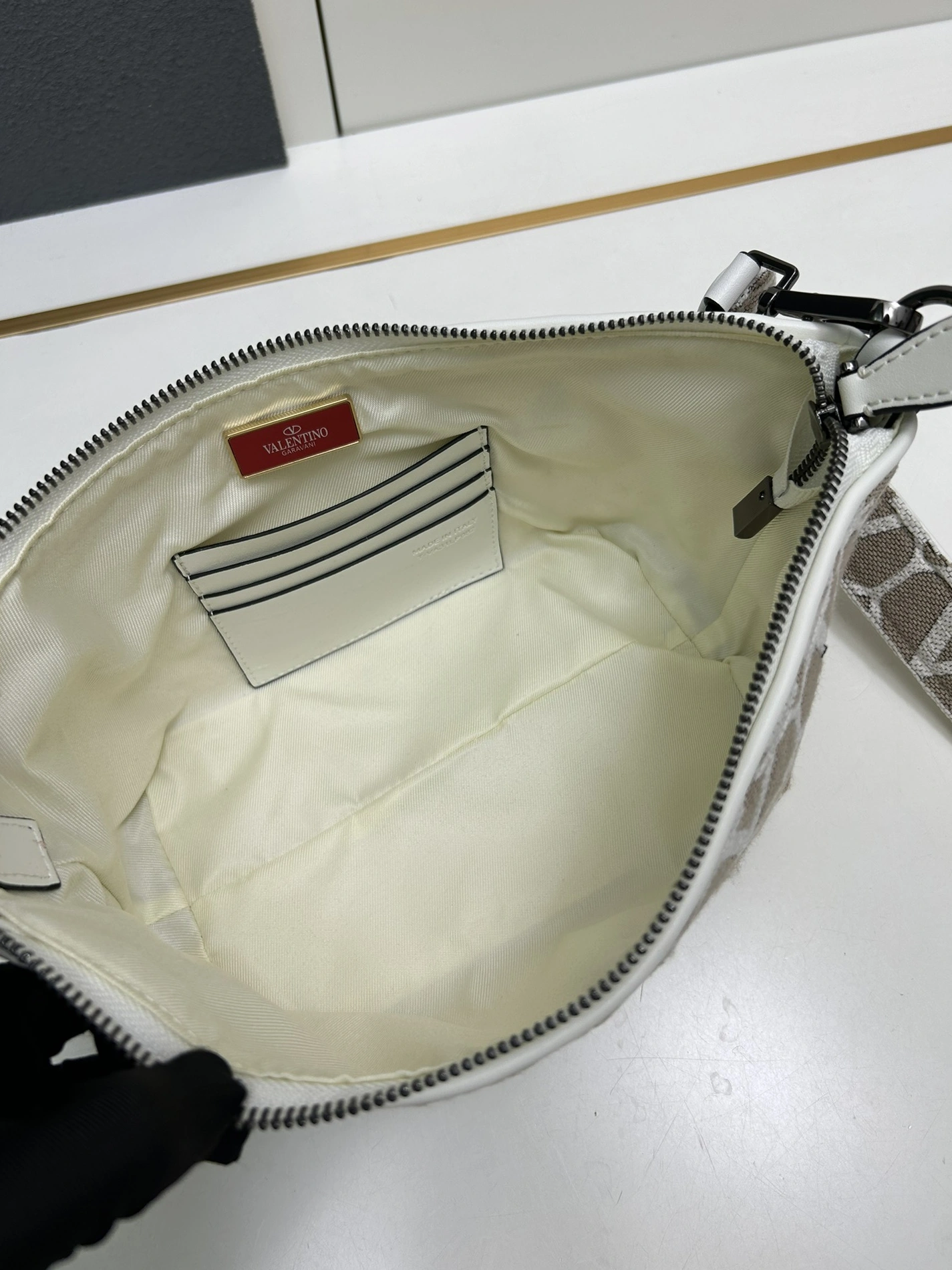 Elegant 1865 Valentino AAA Quality Messenger Bags For Women