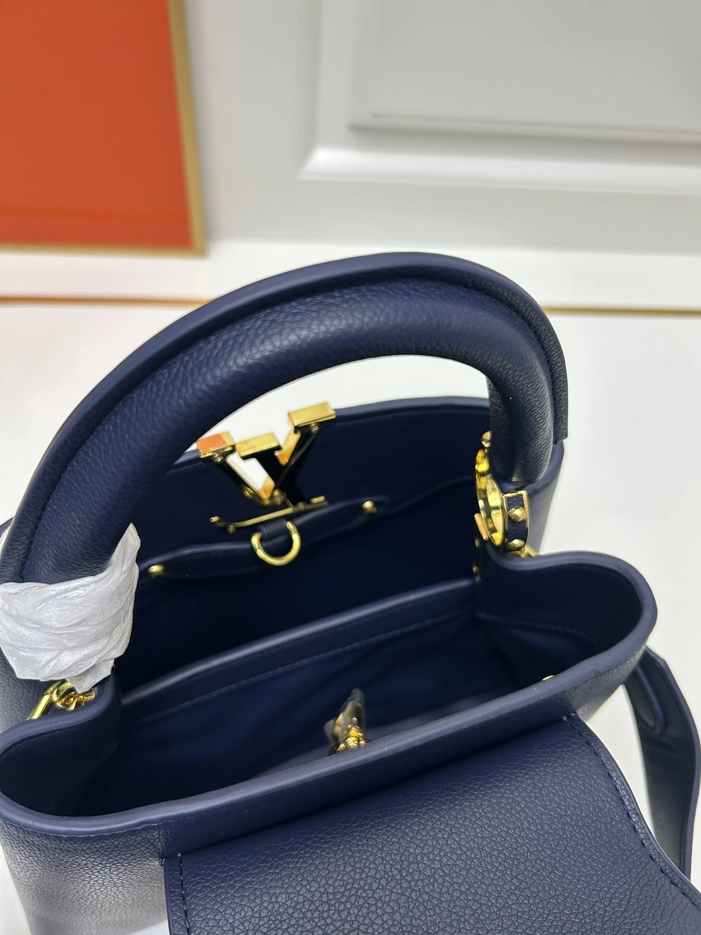 Elegant 2066 Louis Vuitton AAA Quality Handbags For Women