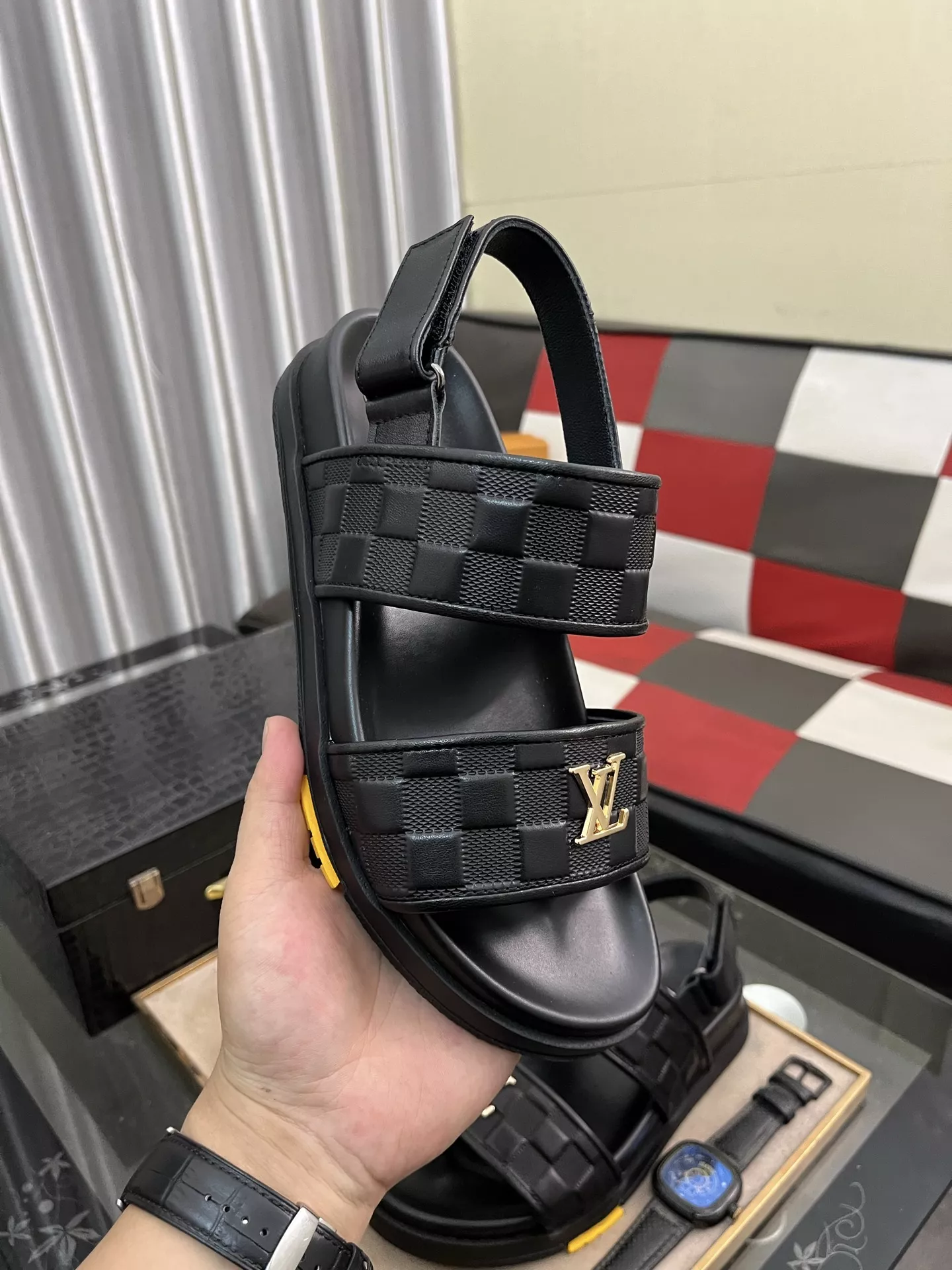 Elegant 2246 Louis Vuitton Sandal For Men