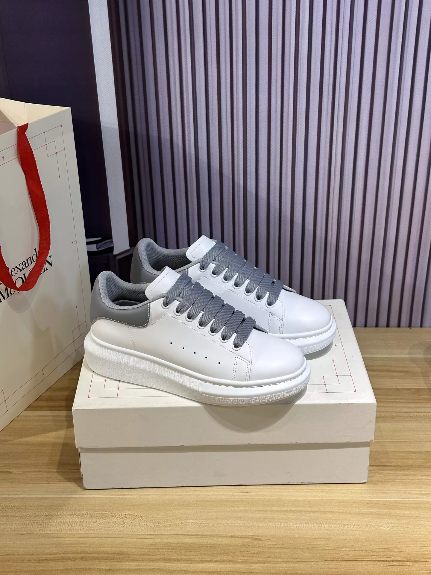 Elegant 2470 Alexander McQueen Casual Shoes For Women