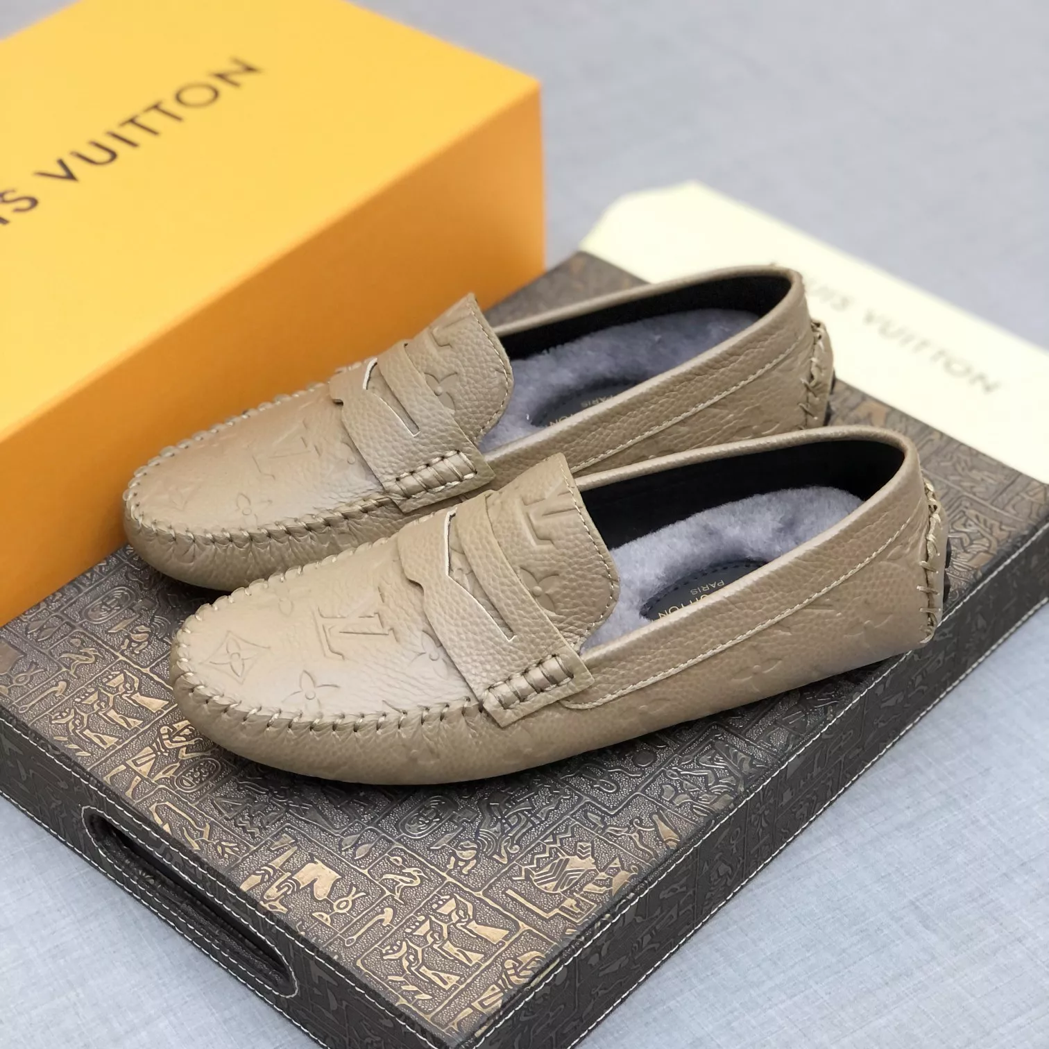Elegant 2571 Louis Vuitton LV Oxfords Shoes For Men