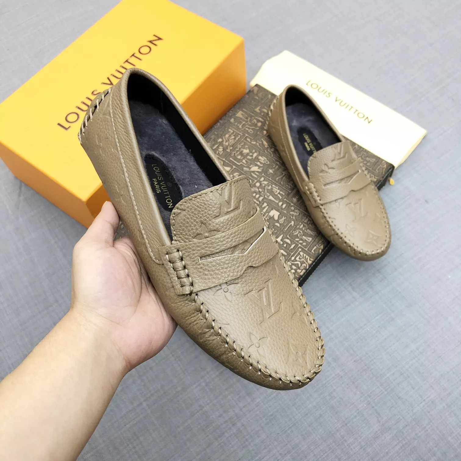 Elegant 2571 Louis Vuitton LV Oxfords Shoes For Men