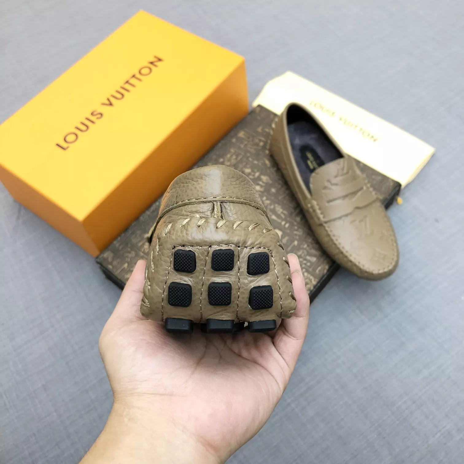 Elegant 2571 Louis Vuitton LV Oxfords Shoes For Men