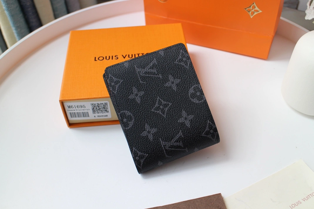 Elegant 2600 Louis Vuitton AAA Man Wallets