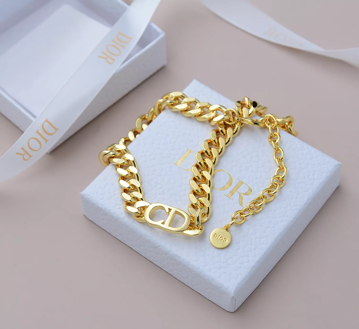 Elegant 2751 Christian Dior Necklaces